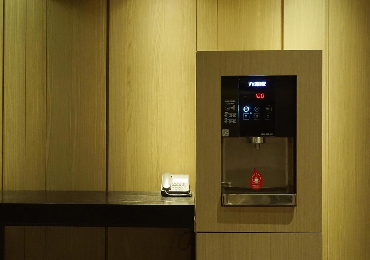 Royal Inn Taipei Linsen - Huashan 1914 Creative Park Экстерьер фото